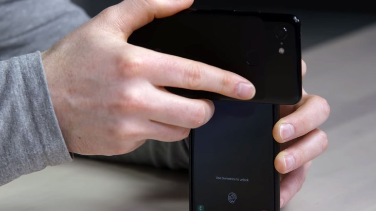 Samsung S10 ailesinde yüz kilidi kandırılabiliyor