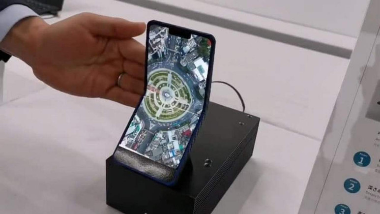 İşte Sharp’ın dikey katlanabilen telefonu!