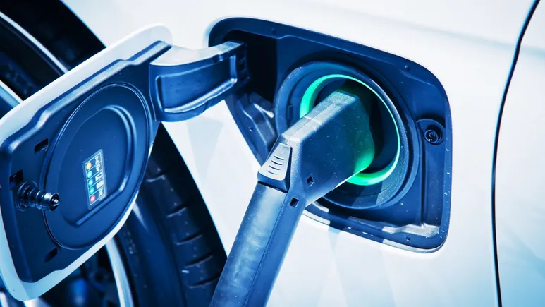 electriccars-fa-697456192-IIhy_cover.jpg.webp