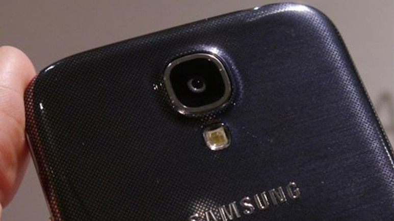 Galaxy S5 bu özelliklerle yıkıp geçecek!