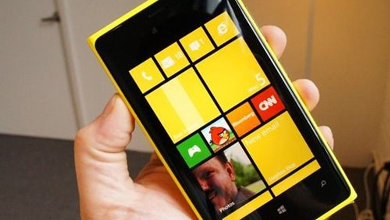 Yeni Lumia 925 Avea fırsatlarıyla Türkiye'de!
