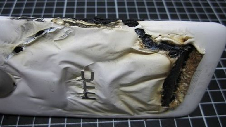 Bu defa HTC One X alev aldı