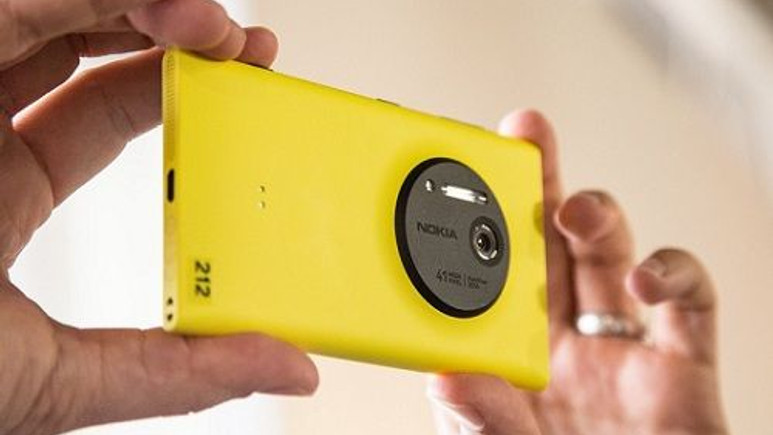 Nokia yeni reklamında Apple ve Samsung'la dalga geçti