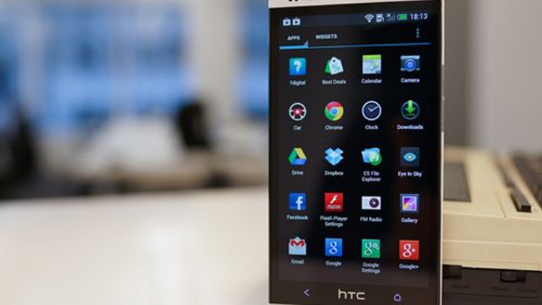 HTC One’ın deniz mavisi rengi ortaya çıktı