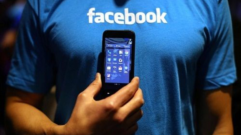 Facebook Home'a güncelleme geldi