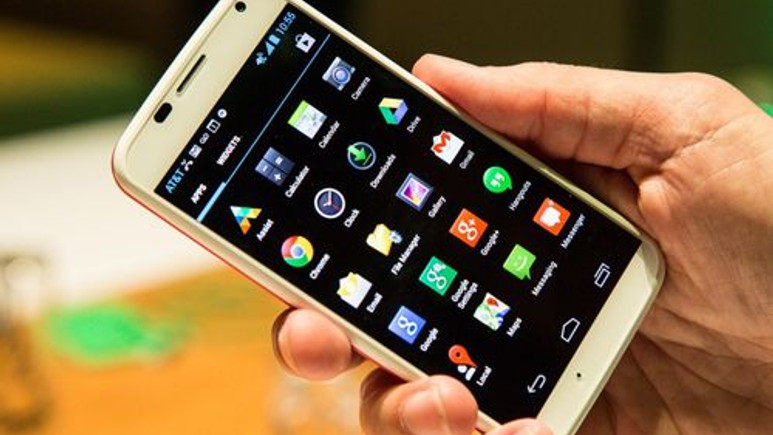 Moto X indirime giriyor