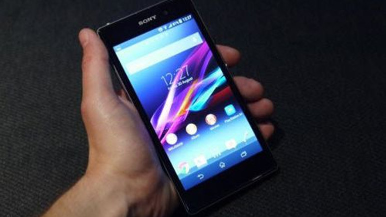 Xperia Z1 ne kadar güçlü? İşte testler! Video