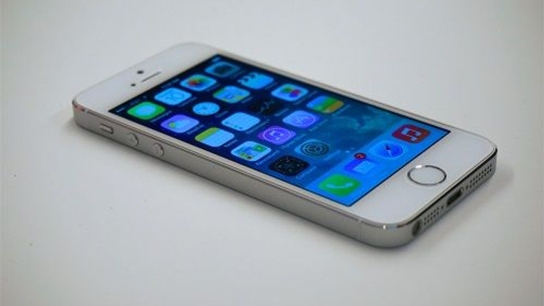 Altın iPhone 5S için ilk video reklam yayınlandı