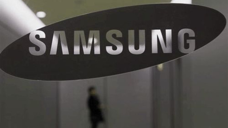 Samsung, ikiye katlanabilen cep telefonlarını gösterdi!