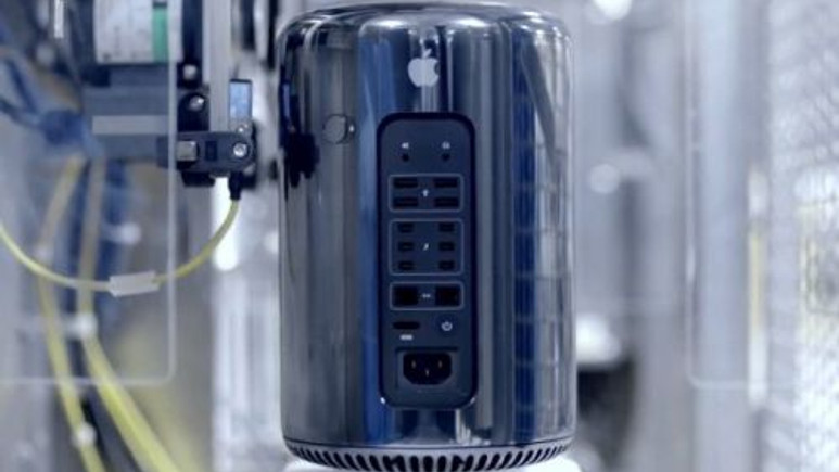 Yeni iPhone'ları robotlar üretecek!