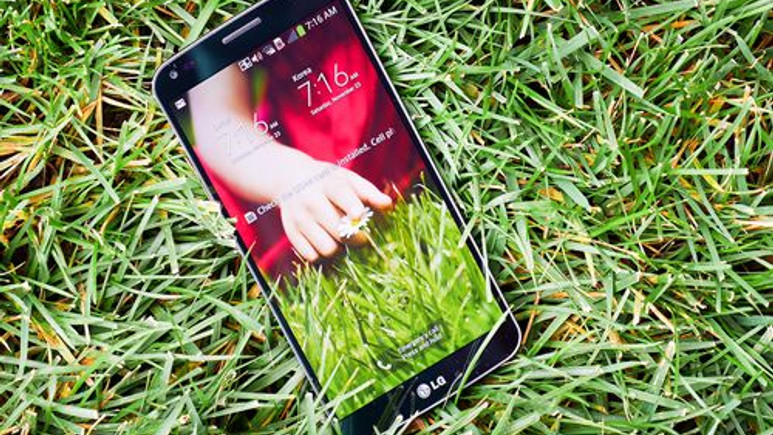 LG'nin esnek ekranlı akıllı telefonu ne kadar sağlam? Video