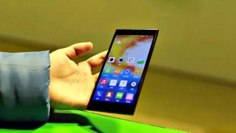 Akıllı telefonların yeni kralı o oldu!