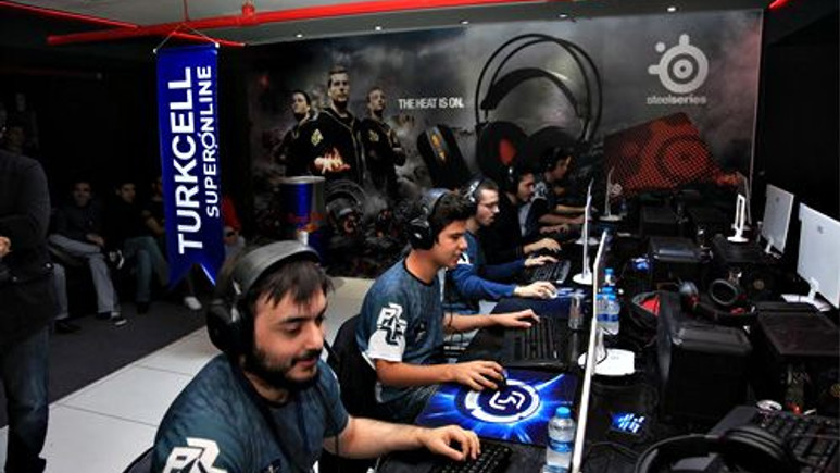 Türkiye'nin en büyük çevirimiçi oyun turnuvası Point Blank bitti!