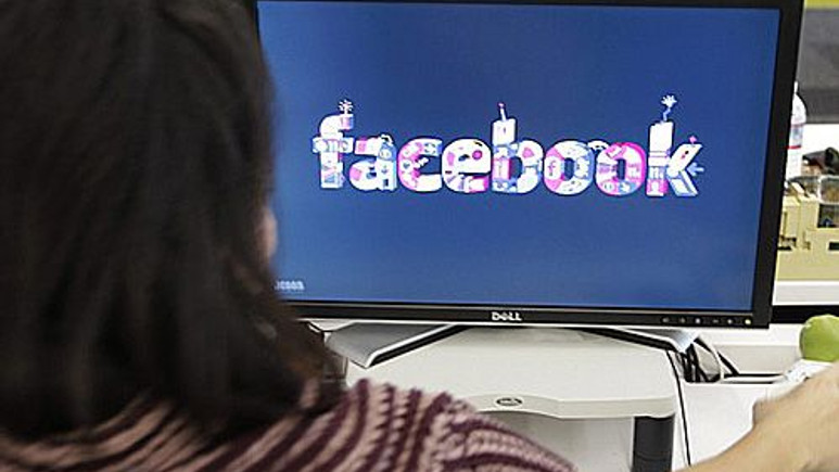 Başkasının Facebook hesabına girene hapis cezası geliyor!