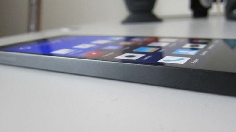 Dört çekirdekli bir telefon daha geliyor