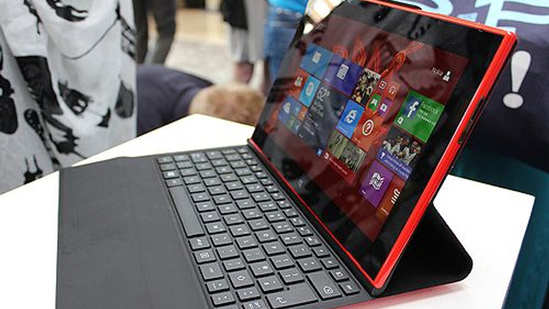 Yine Nokia, yine göndermeli bir tablet reklamı!