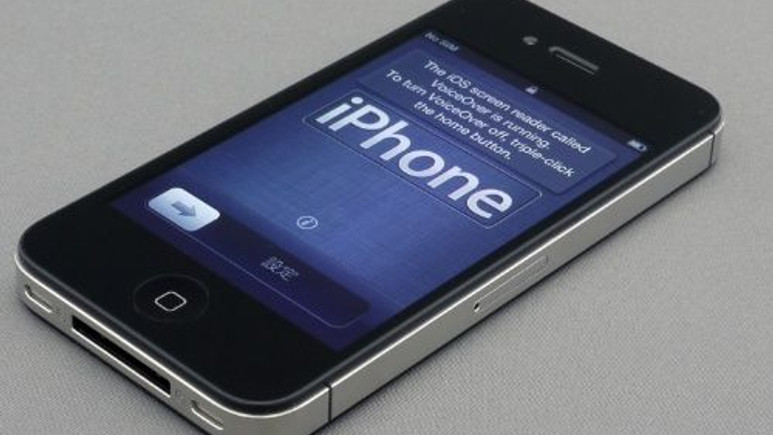 iPhone için ailesini öldürüyordu!