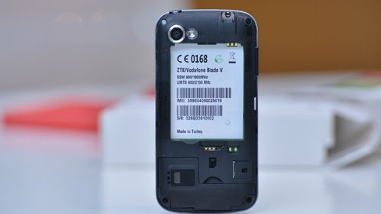 Bir yerli telefon da Vodafone'dan geldi, işte Blade V!