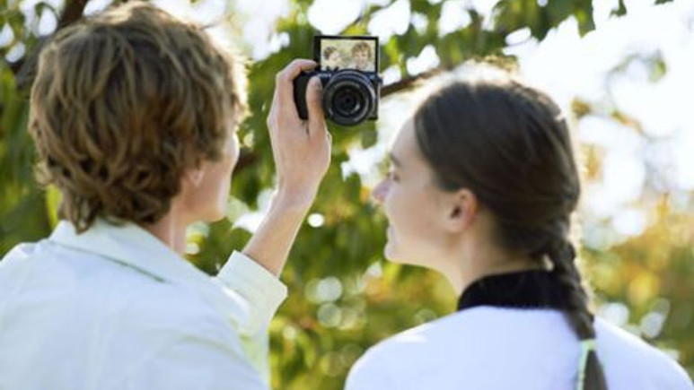Sony Alpha 5000 dijital fotoğraf makinesi ile kalite cebinizde!