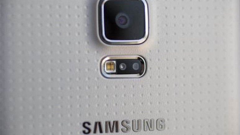 İşte Samsung Galaxy S5 Zoom!