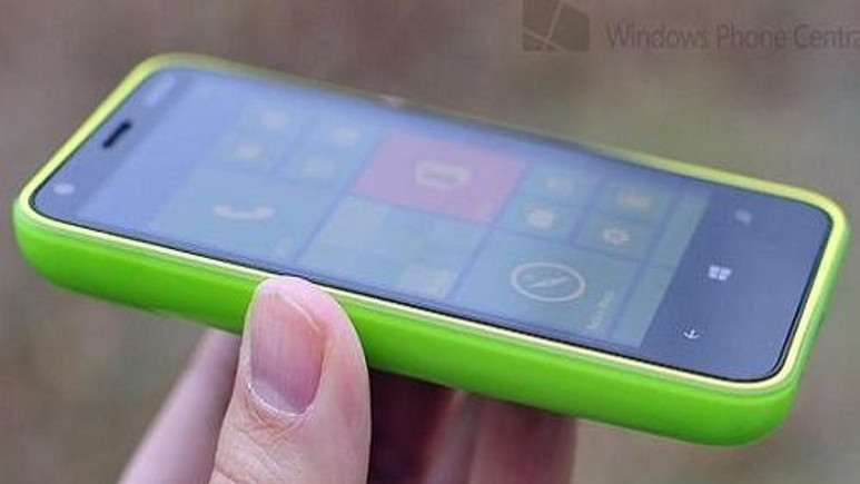 Lumia 630'un yeni bir basın görseli yayınlandı