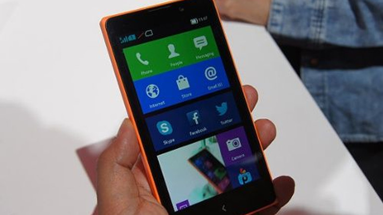 Android'li Nokia X parçalara ayrıldı!