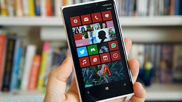 Windows Phone 8.1'in kamera arayüzü sızdı! (Video)