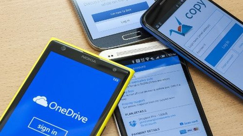 Bu firmaların akıllı telefonlardan kazandığı paralar dudak uçuklatıyor!