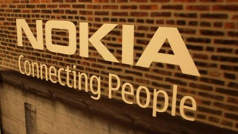 İşte Nokia'nın 53 Dolarlık telefonu: Nokia 225