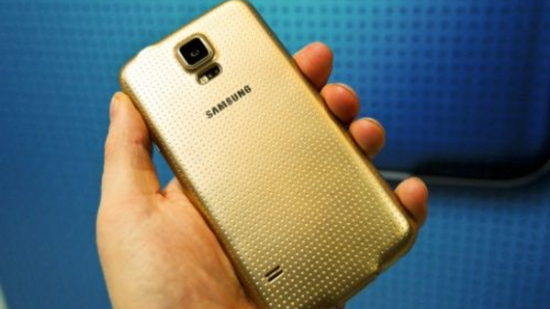 Samsung Galaxy S5'i eleştirdi! mahkemelik oldu!