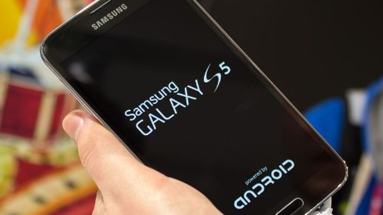 Galaxy S5'ın geçilemez denilen parmak izi okuyucusu hacklendi! (Video)