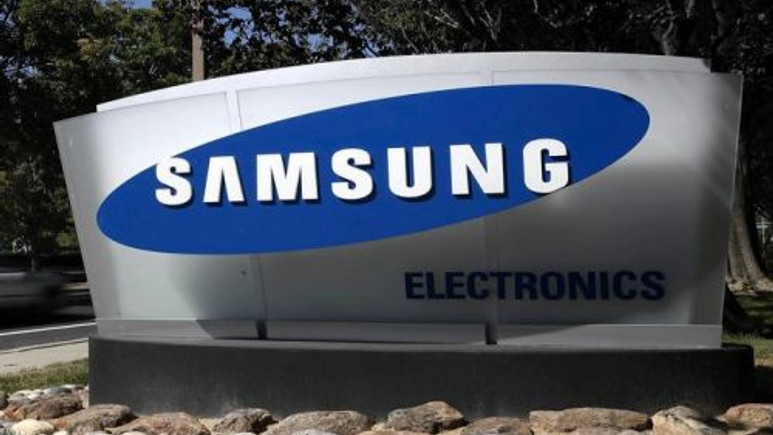 Samsung kavisli ekranlı Galaxy Note Edge ile şaşırttı