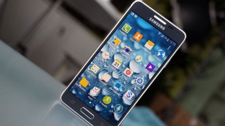 Samsung, Galaxy Alpha serisine yeni bir model eklemeye hazırlanıyor