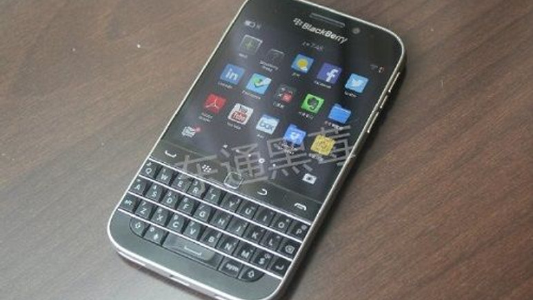 BlackBerry'nin yeni telefonu kameralara poz verdi