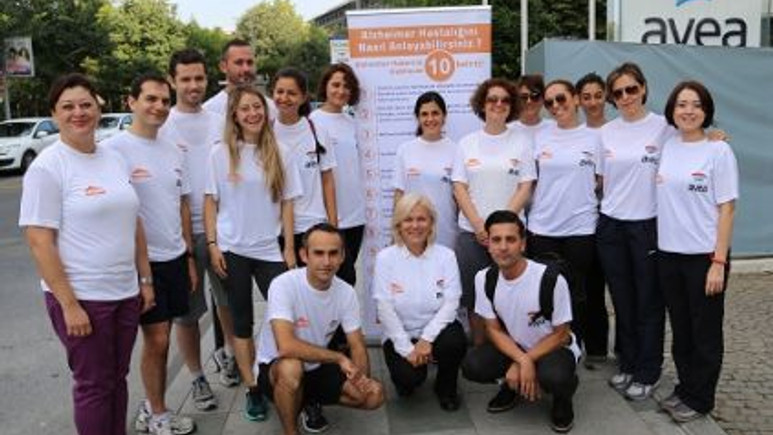 Avealılar Dünya Alzheimer Günü'nde Alzheimer farkındalığı için koştu