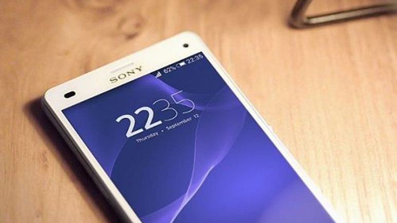 Sony Xperia Z3 ve Z3 Compact pil süreleriyle dikkat çekiyor