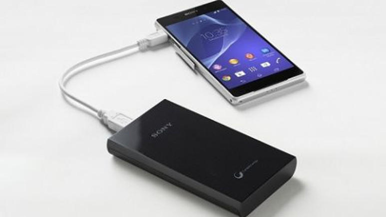 Sony CP-V10 taşınabilir şarj cihazını satışa sunuyor