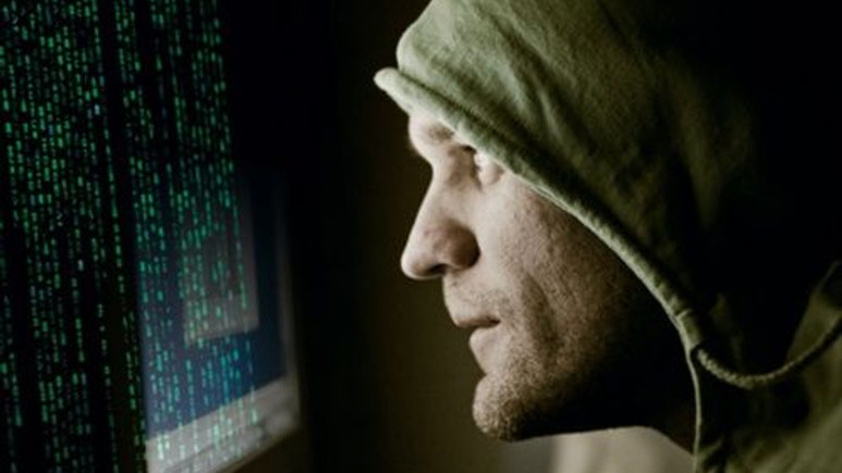 Okuduğu üniversite'yi hack’ledi!