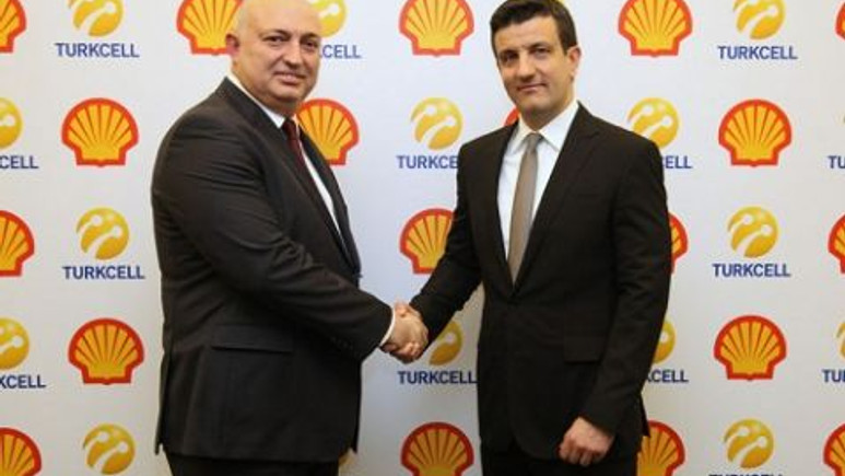 Shell ve Turkcell müşterileri araçtan inmeden SMS ile yakıt alacak