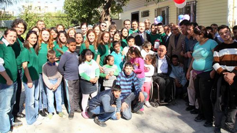 Turkcell Gönüllüleri’nden Özel Eğitim Uygulama Okulu’na “Uygulama Evi”