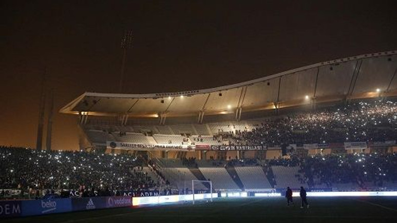 Sosyal medyada gündem Olimpiyat Stadı'nda kesilen elektrikler