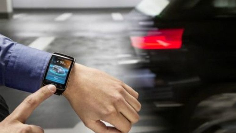 BMW arabalar akıllı saat ile kendi kendine park edecek