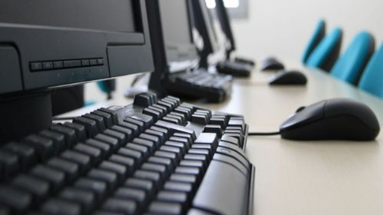Windows 8 yüklü bilgisayara Windows 7 kurulabililir mi?