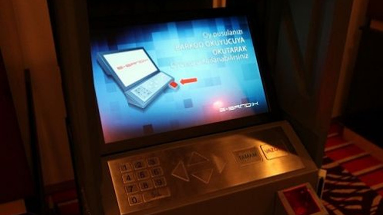 Çöpten oy çıkmasına son verecek sistemle ilk seçim yapıldı!