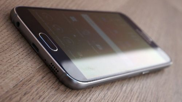 Çift SIM kartlı Galaxy S6 Duos geliyor!
