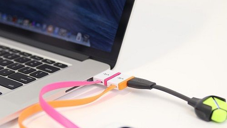 12-inçlik MacBook’un tek girişli bağlantı noktası için ilk çözümler gelmeye başladı