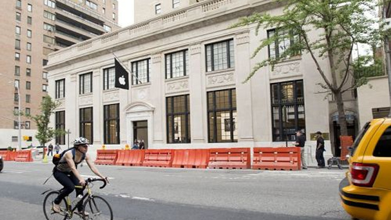 Apple, 100 yıllık bir bankayı Apple Store’a dönüştürdü