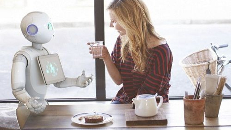 Dünyanın duyguları anlayabilen ilk robotu Pepper satışa çıktı