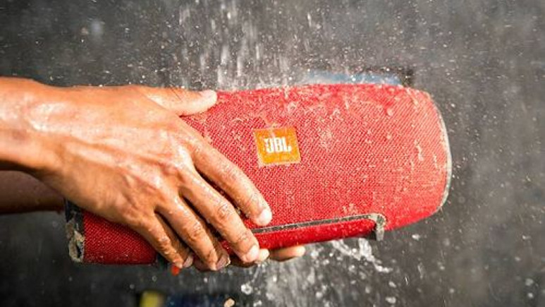 JBL’den 15 saat pil ömrü sunan Bluetooth hoparlör: JBL Xtreme