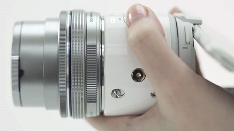 Olympus’tan akıllı telefonlarla uyumlu kablosuz kamera: Olympus Air A01